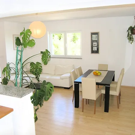 Apartment Dagmar *